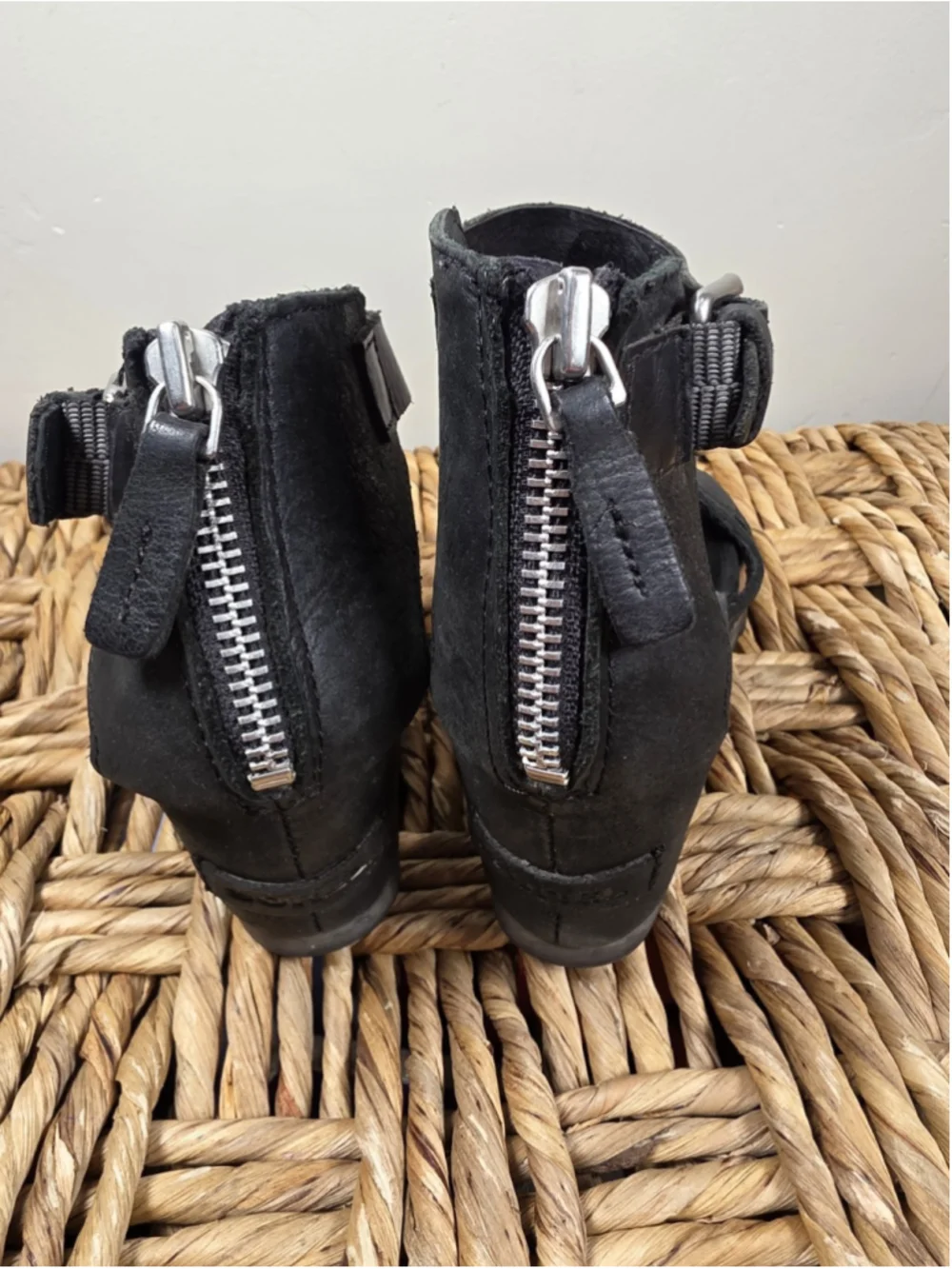 Sorel Joanie II Wedge Sandals Black Leather Ankle Strap Zip Womens US 7.5